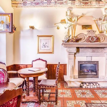 The King Charles Hotel