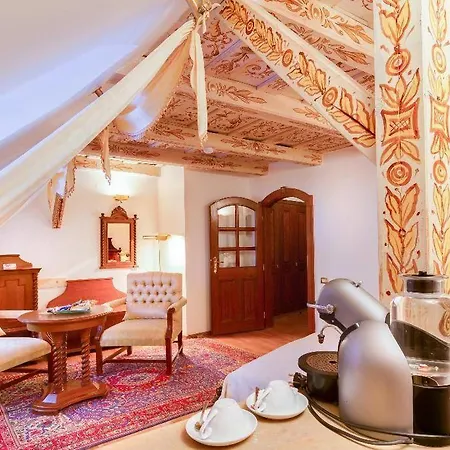 The King Charles Hotel